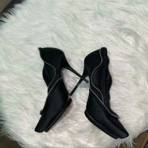 Report Signature Watts Ruffle Zipper Pumps Size 7